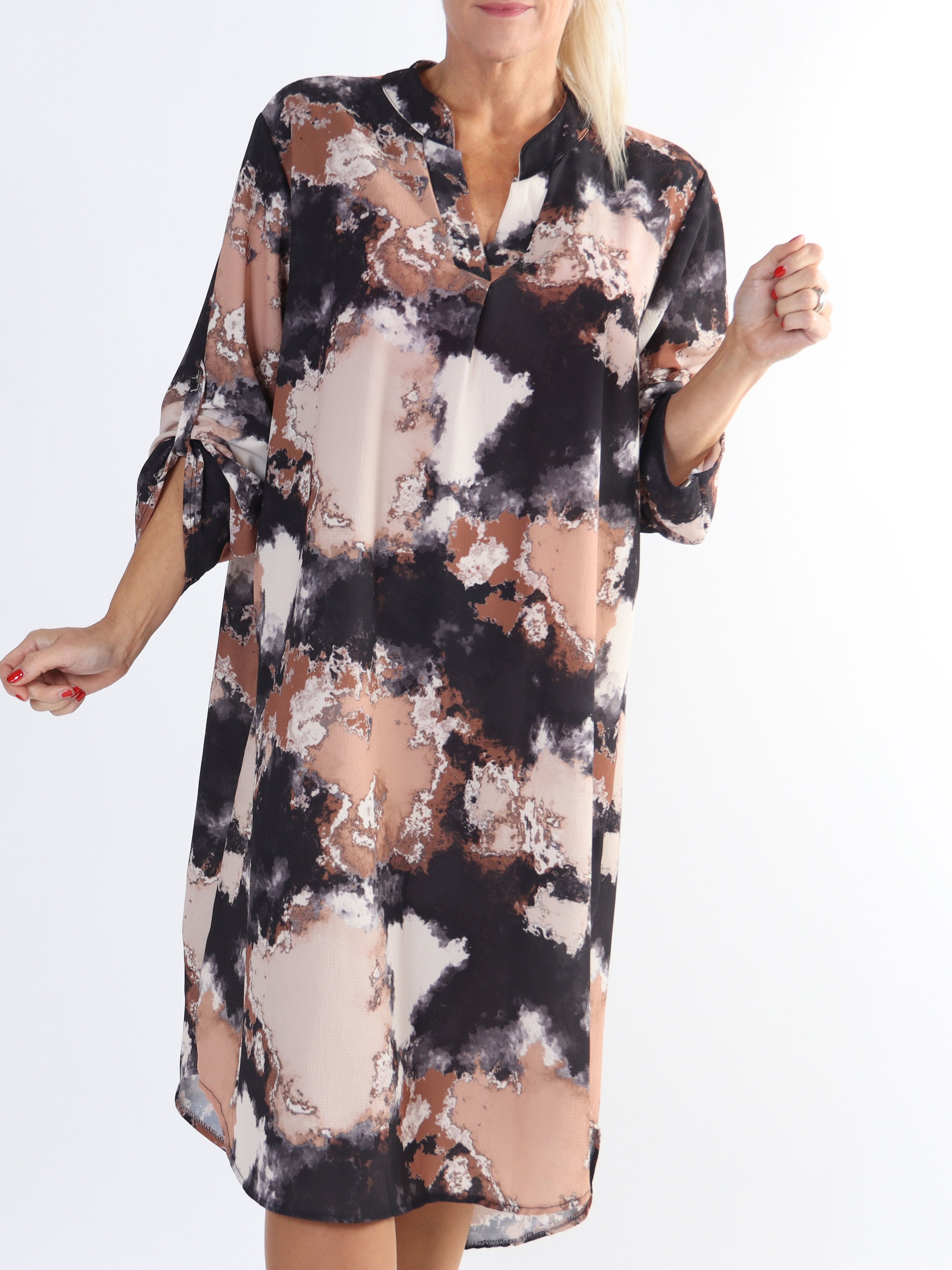 Vanesa Batik Long - Lätt och luftig mönstrad plus size klänning